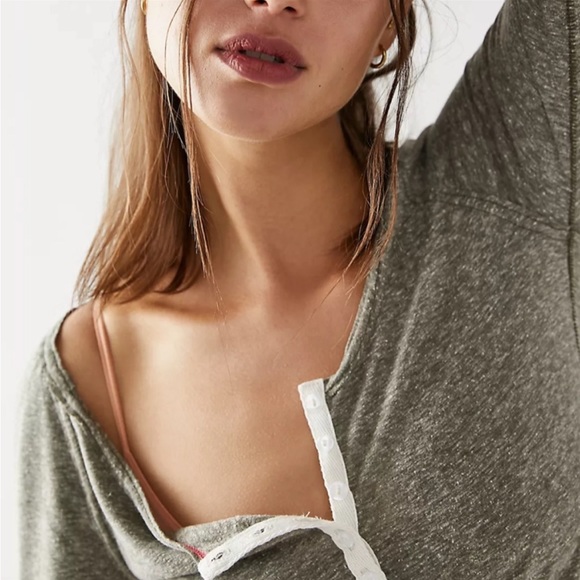 Free People Pillow Talk Henley Tee In Olive - Picture 2 of 3